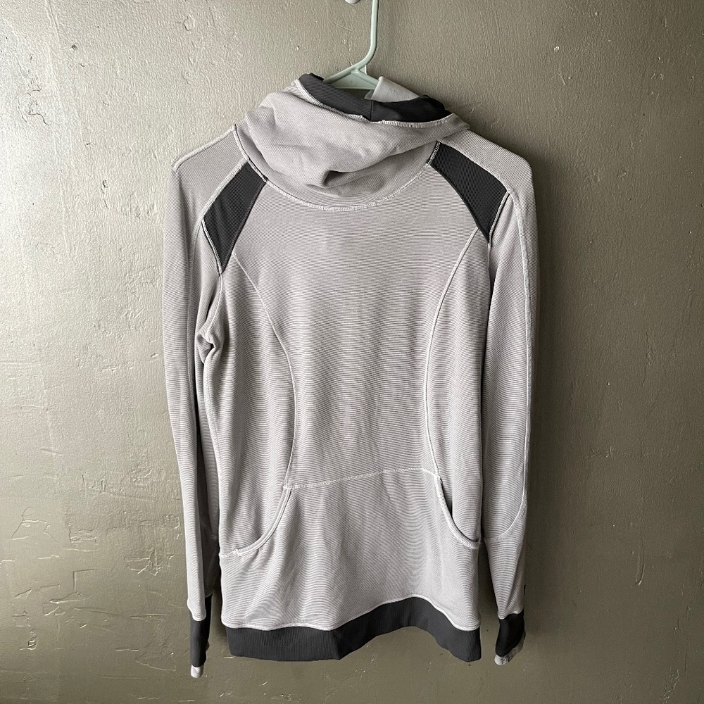 Lululemons Women's Pullover Sweater Size M/L SEE MEASUREMENTS